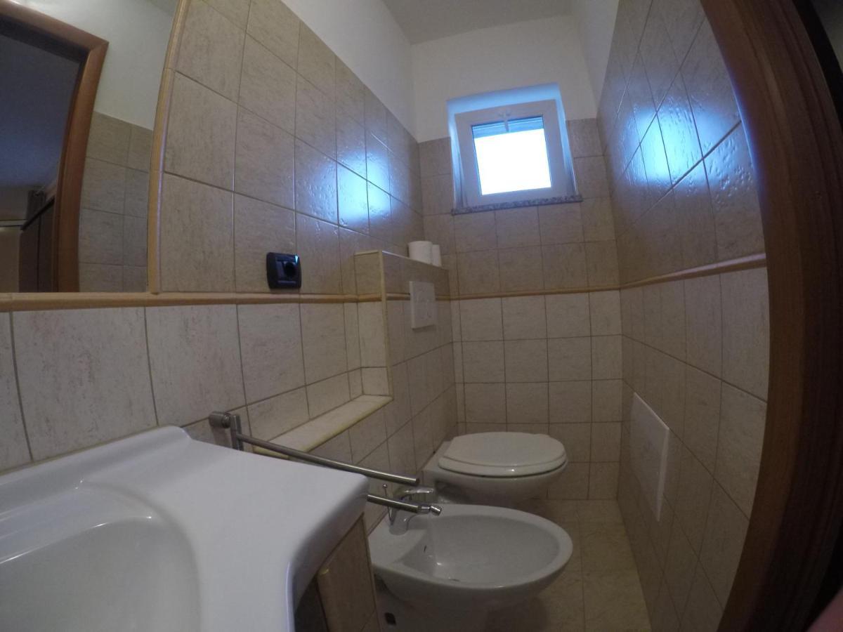 B&B Bassu Боса Экстерьер фото