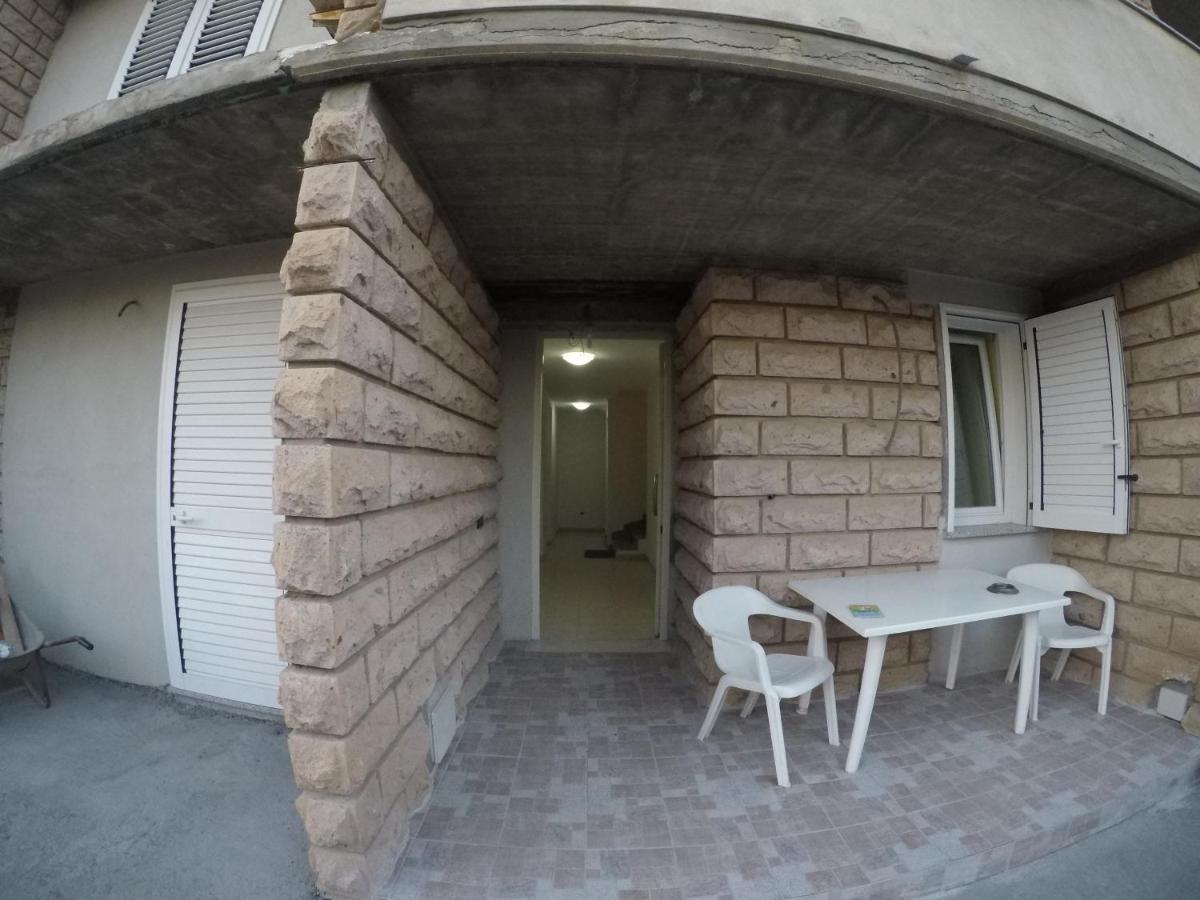 B&B Bassu Боса Экстерьер фото