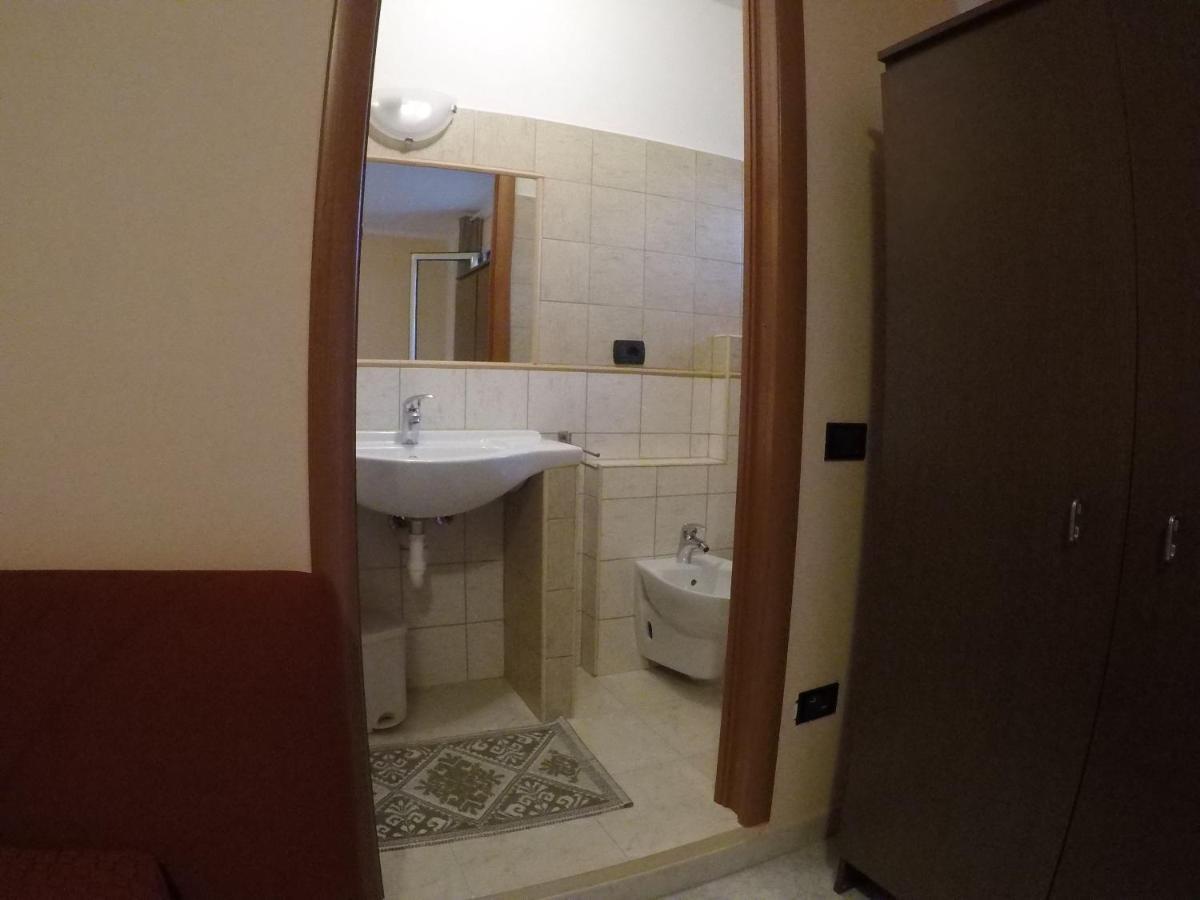 B&B Bassu Боса Экстерьер фото